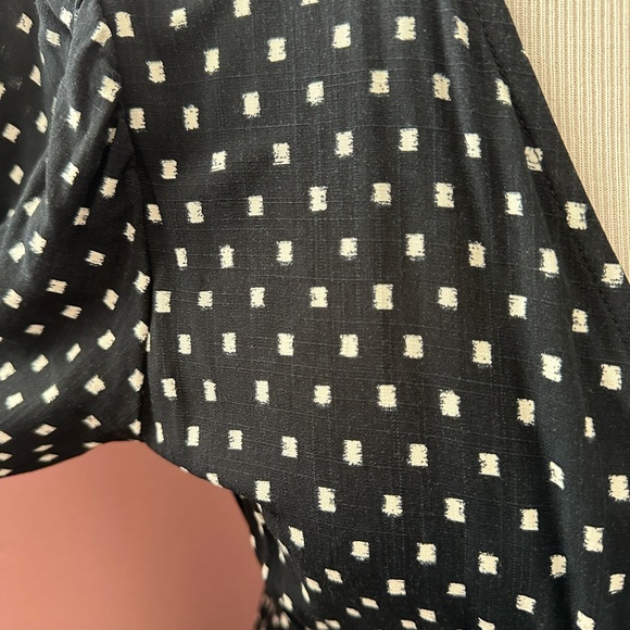 Knox Rose size M wrap dress with pockets - Picture 3 of 5